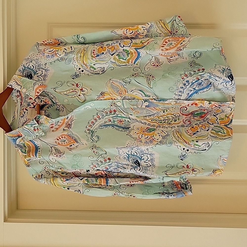 Chico's no iron linen blouse, size 3